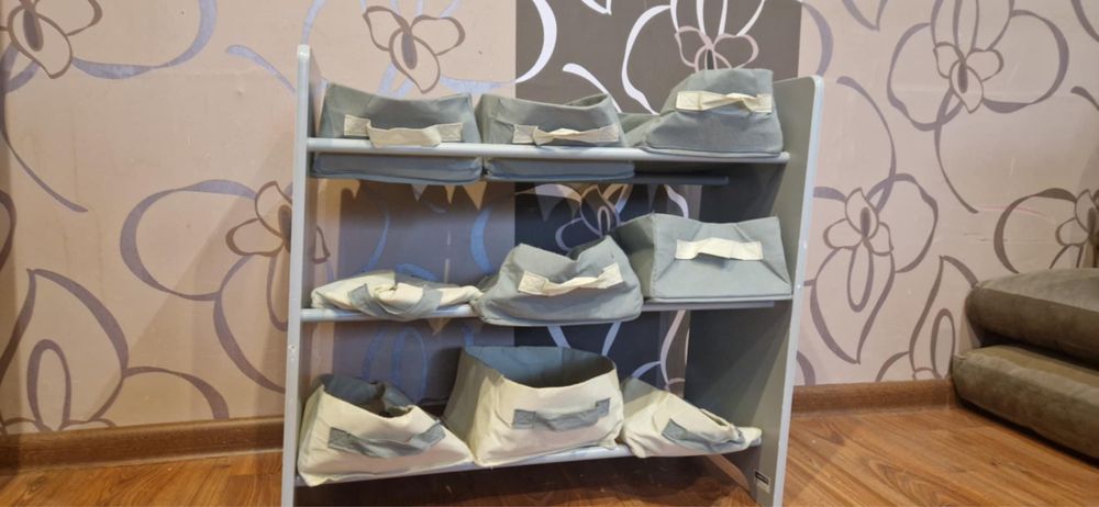 Етажерка за играчки или детски обувки