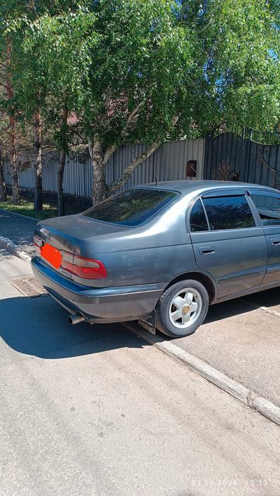 Продам Карину е 1992