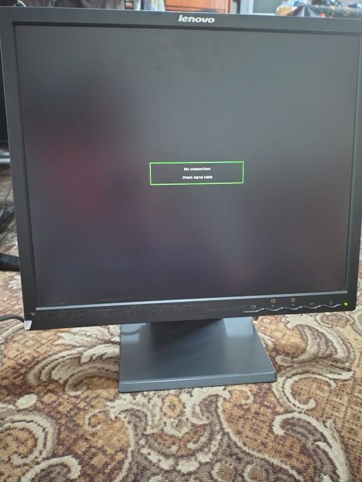 Monitoare Lenovo