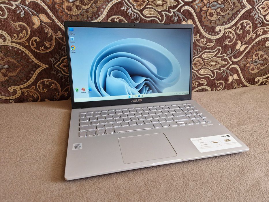 Быстрый Asus i3-10. Батарею держит 2ч
