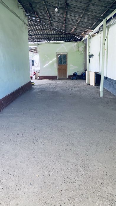 Uchastok sotiladi 11 sotix 5 ta honasi bor