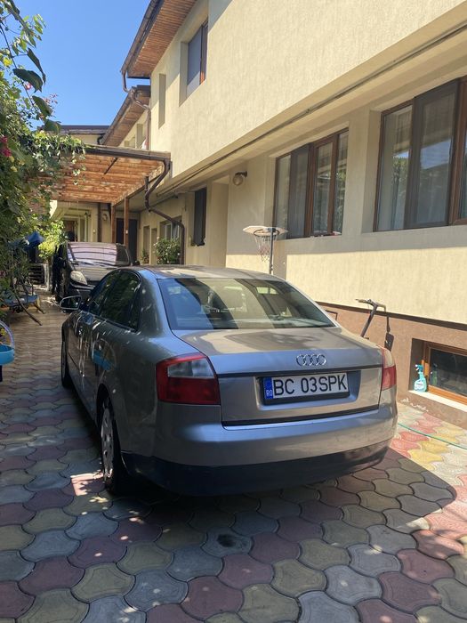 AUDI A4 2004 — imagine 2