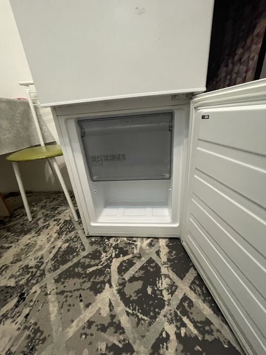 Холодильник Midea