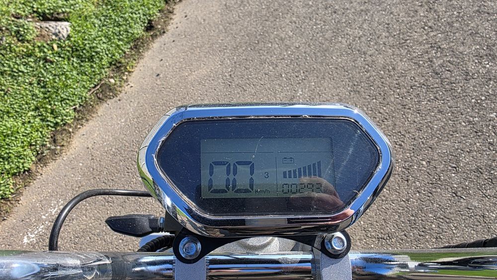 Vand scuter electric moped ca nou 300km