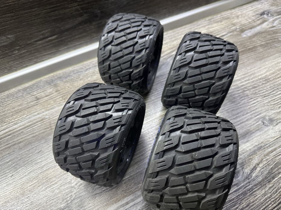 Гуми за RC Колички Jetko Rockform 3.8 SGT