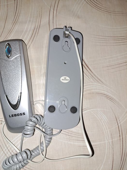 Telefon analog de perete