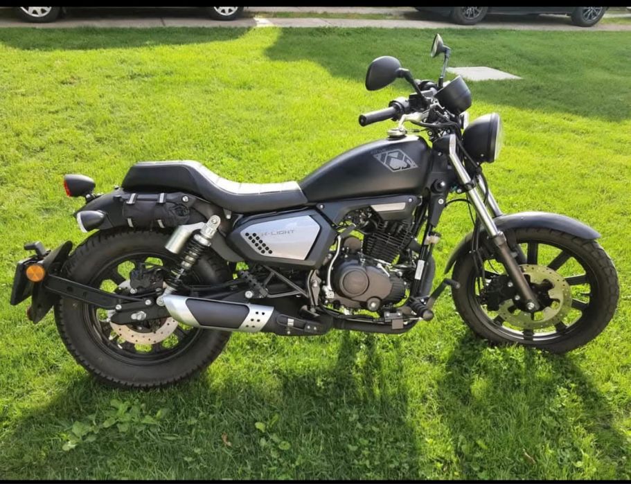 Vand sau SCHIMB cu AUTO, Motocicleta KEEWAY