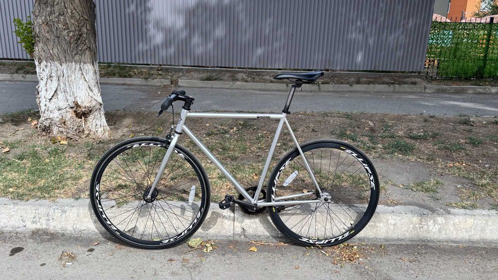 Велосипед фикс Bearbike Prague 4.0