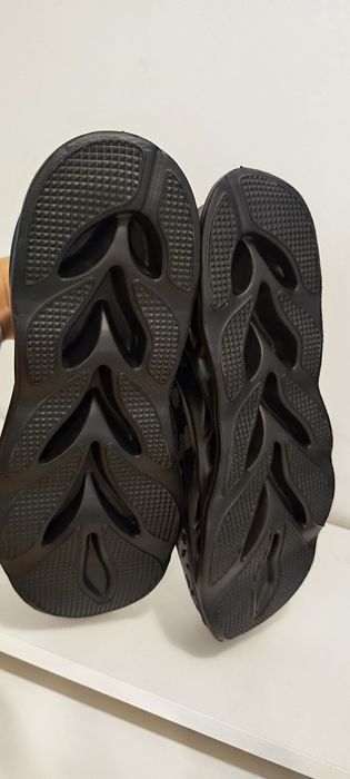 Vând pantofi sport bărbați