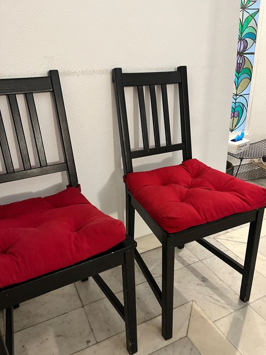 Scaune din lemn culoare negru