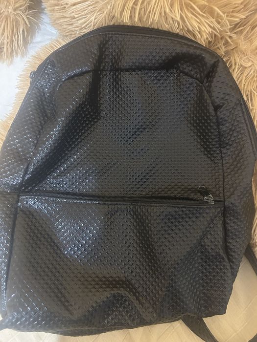 Черна раница с 2 джоба