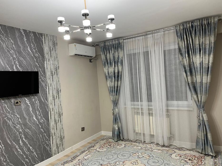 Сдаю 2 комн квартиру