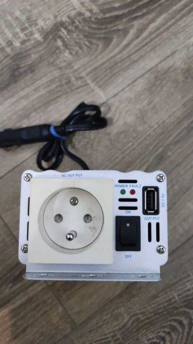 Convertor camion 24-220 V 150 W/port USB-Priză USB Emark Lvd Plus 2A