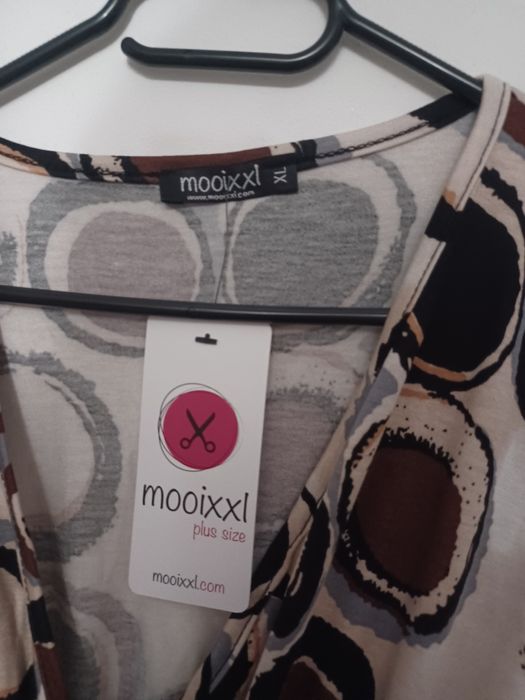 Vând rochie de dama