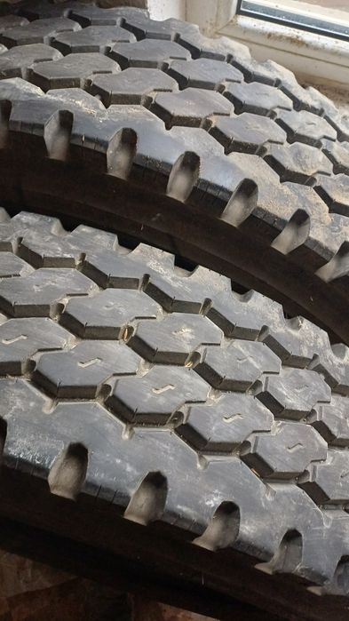 Гуми за камион 10 R 22.5