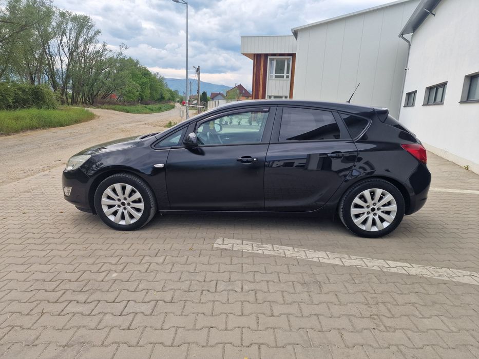 Opel Astra J 1.7 CDTI, 110 CP