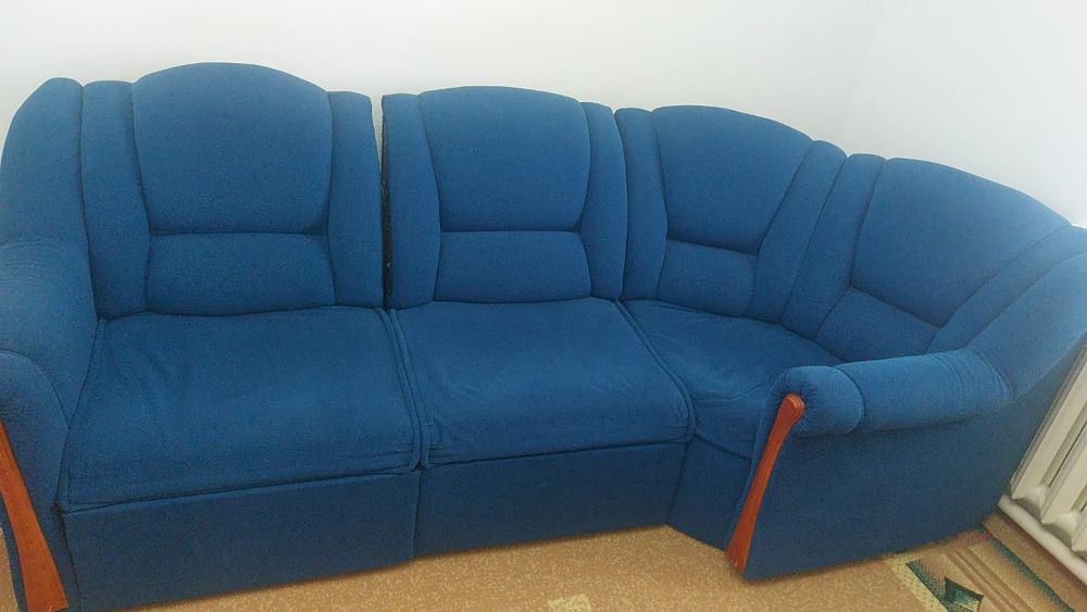 Продам срочно мягкий уголок. 15000