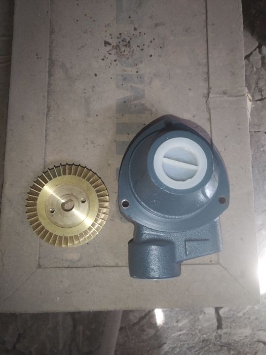 Насос, крышка с крыльчаткой.