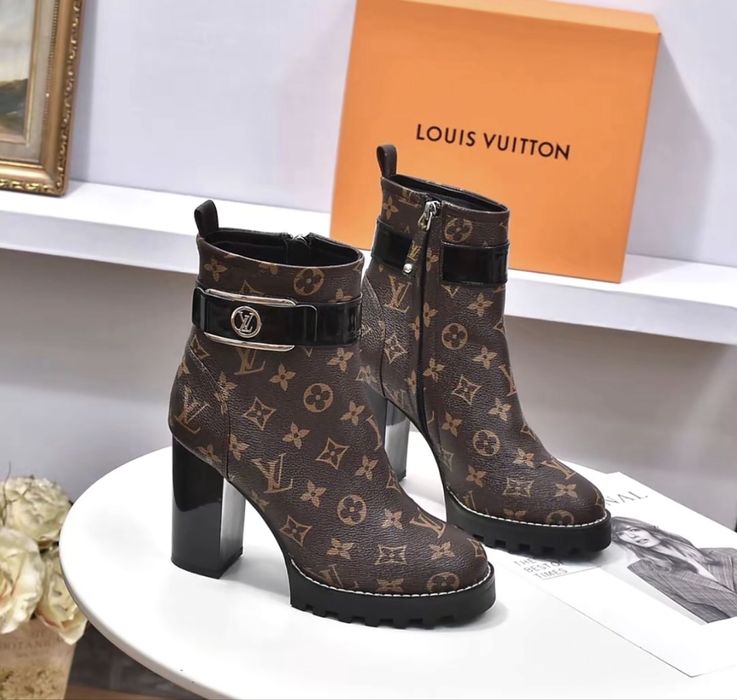 vand ghete louis vuitton. orice marime in stoc