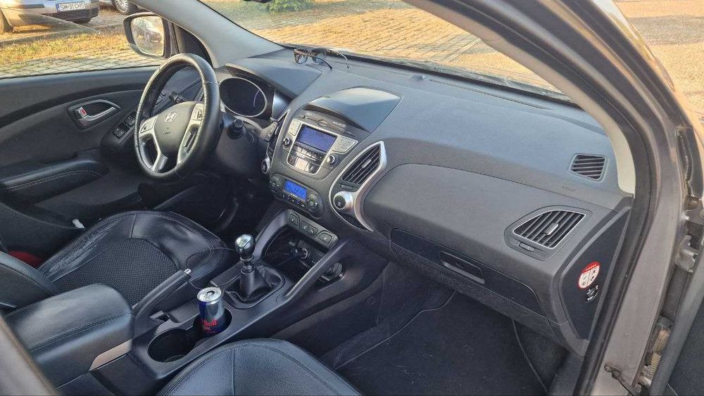 Full: Panoramic retractabil, incalzire scaune, camera marsarier, piele