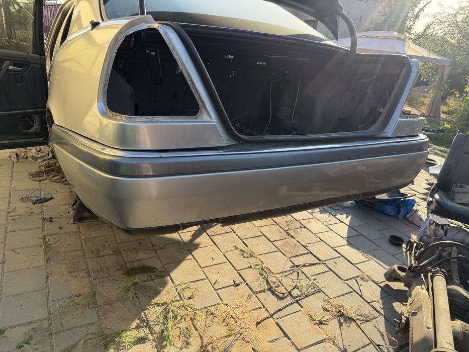 Продам на мерседес w202