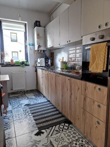 Proprietar vand apartament 2 camere bloc nou zona verde