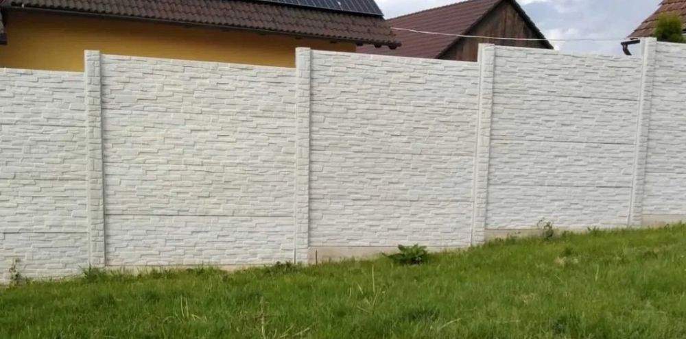 Gard din placi de beton