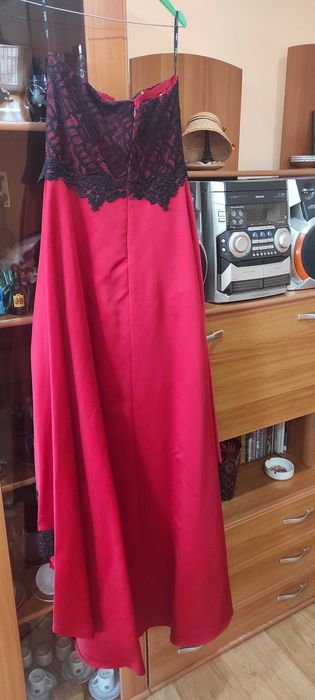 Rochii de vânzare, purtate doar de doua ori