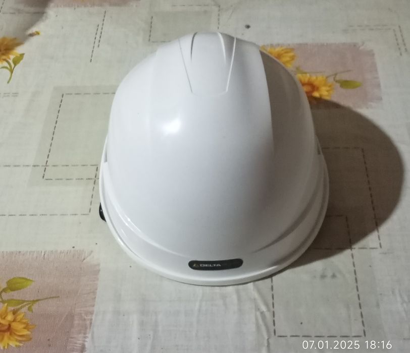 Каска новая отличного качества.