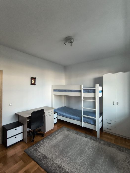 Apartament de închiriat.