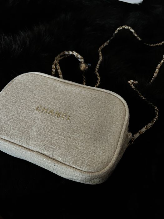 Козметика и чанти на Chanel