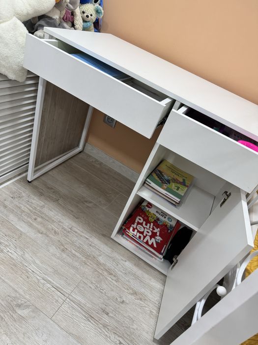 Письменный стол