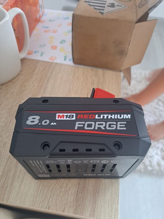 Baterie milwaukee m18,8ah forge