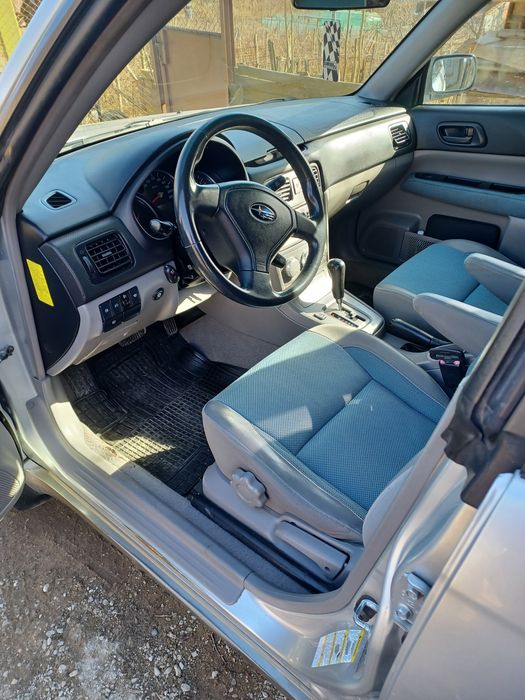 Продавам Субару Форестер
