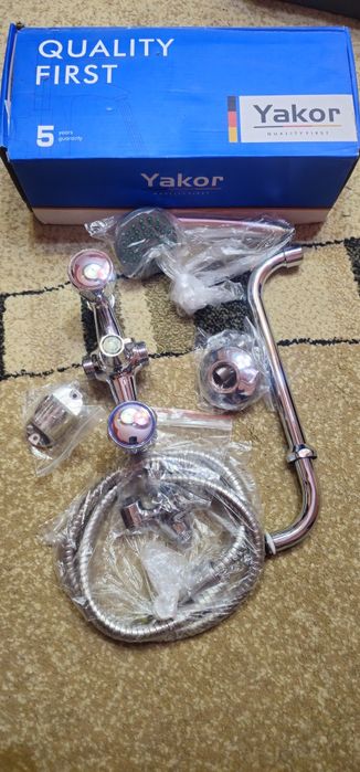 Смеситель для ванной