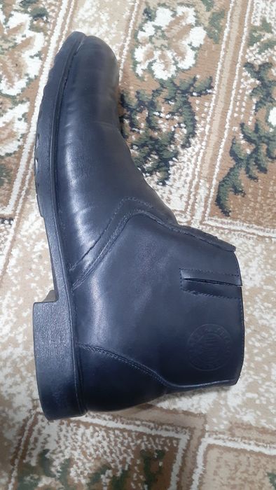 Продам Кожаные Полусапожки.