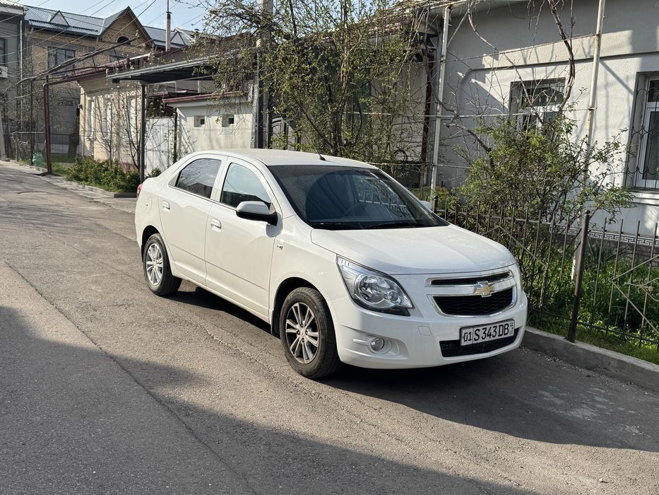 Кобальт 2023 белый пробег 18.000 км