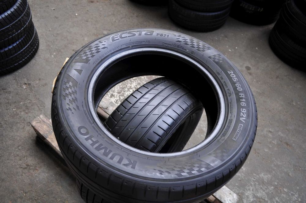 SET 2 Anvelope Vara 205/60 R16 KUMHO Ecsta PS71 92V