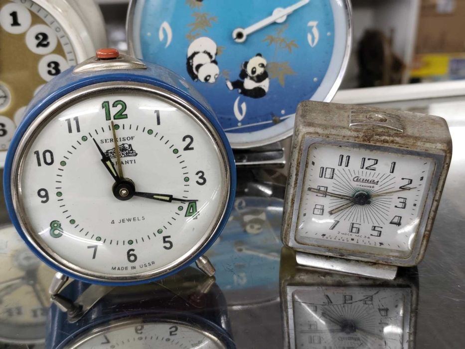 Лот Стар механичен часовник будилник Junghans kienzle haller 8 броя