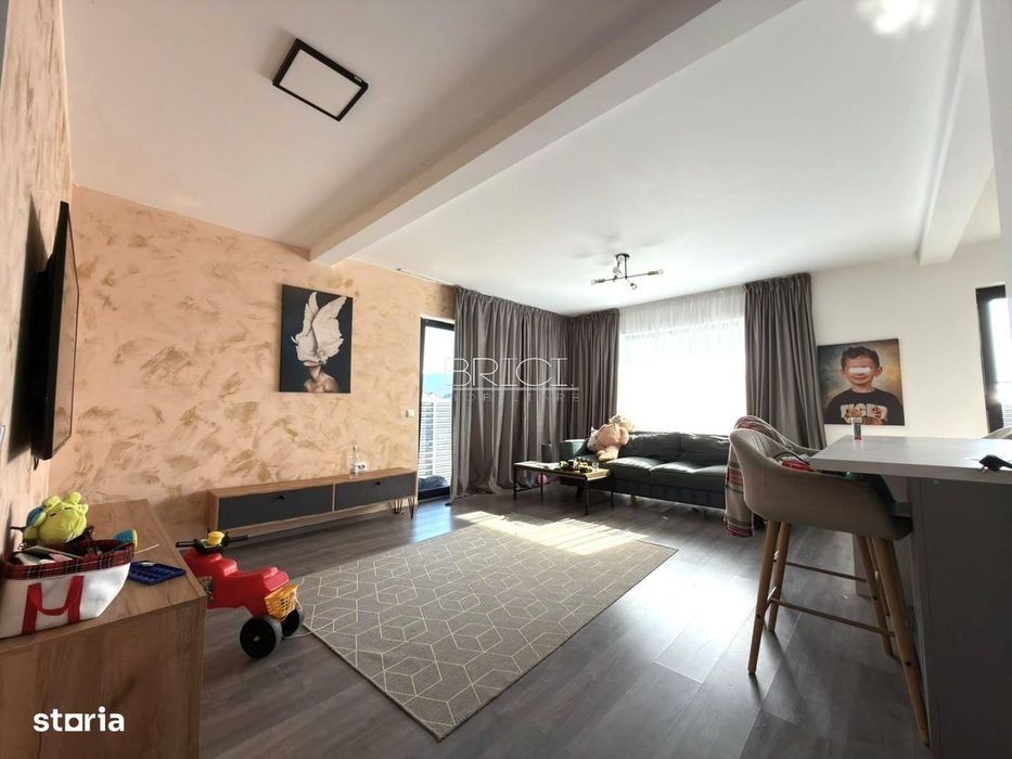Casa, 90mp, 3 camere, 3 bai, cu Garaj si Curte