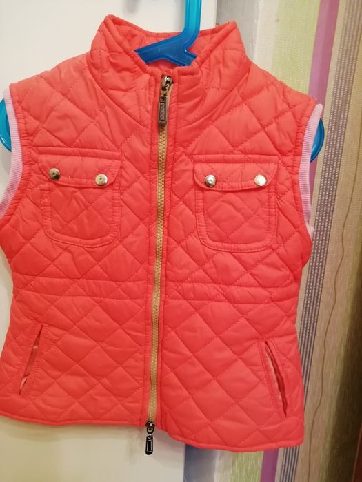 Вещи на девочку (комбинезон, жилет, куртки, кофты...