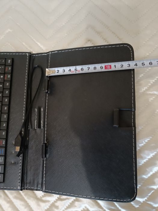 Калъф за таблет с клавиатура