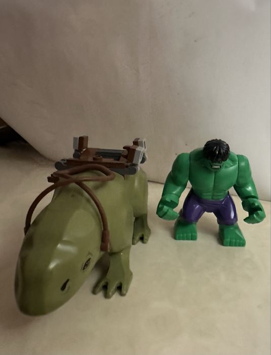 Продам минифигурки Лего