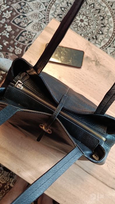 Продам женскую сумку Salvatore Ferragamo кожа 100%