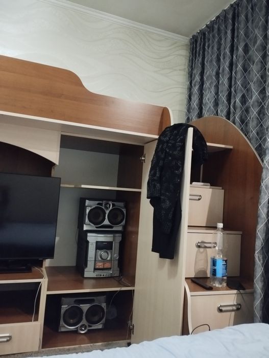 Продам.Спальный  детский гарнитур.