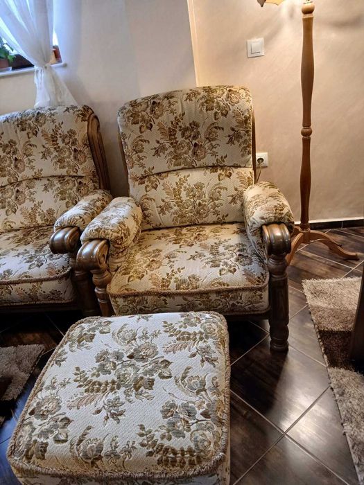 Холова гарнитура, фотьоил и таборетка