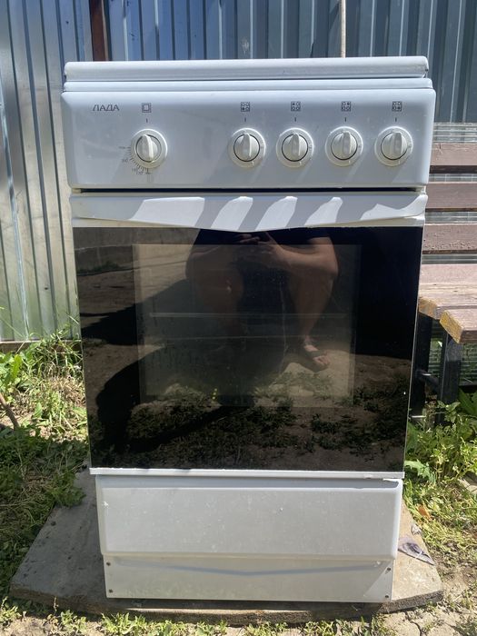 Продам газовой плиту 15000