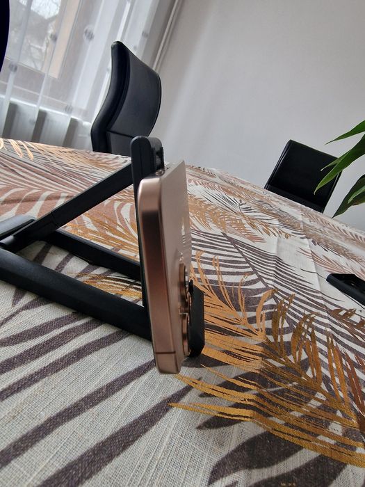 Vând iPhone 16 Pro Max  Desert Titanium, 256 GB