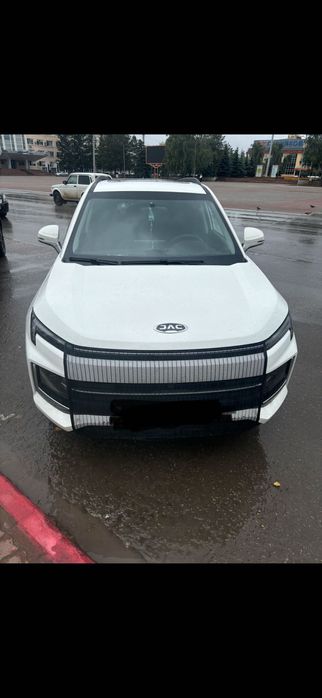 Автомобиль jac js4