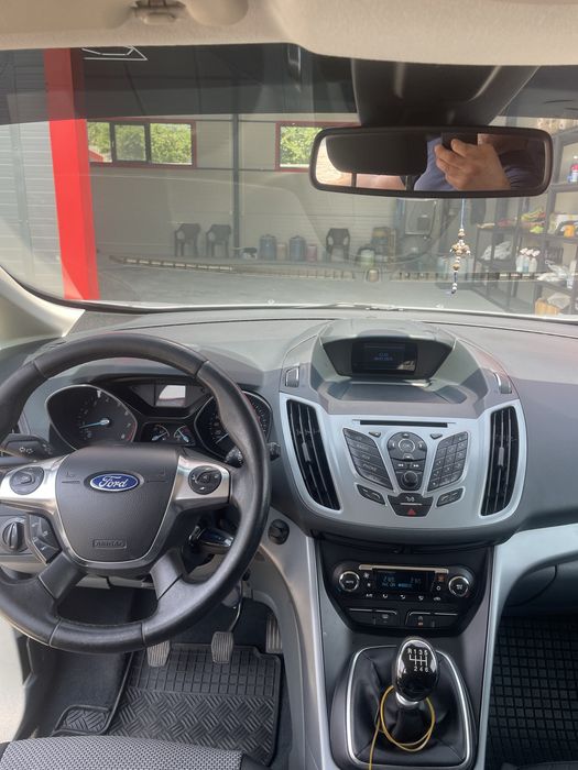 Ford C-Max , an 2013